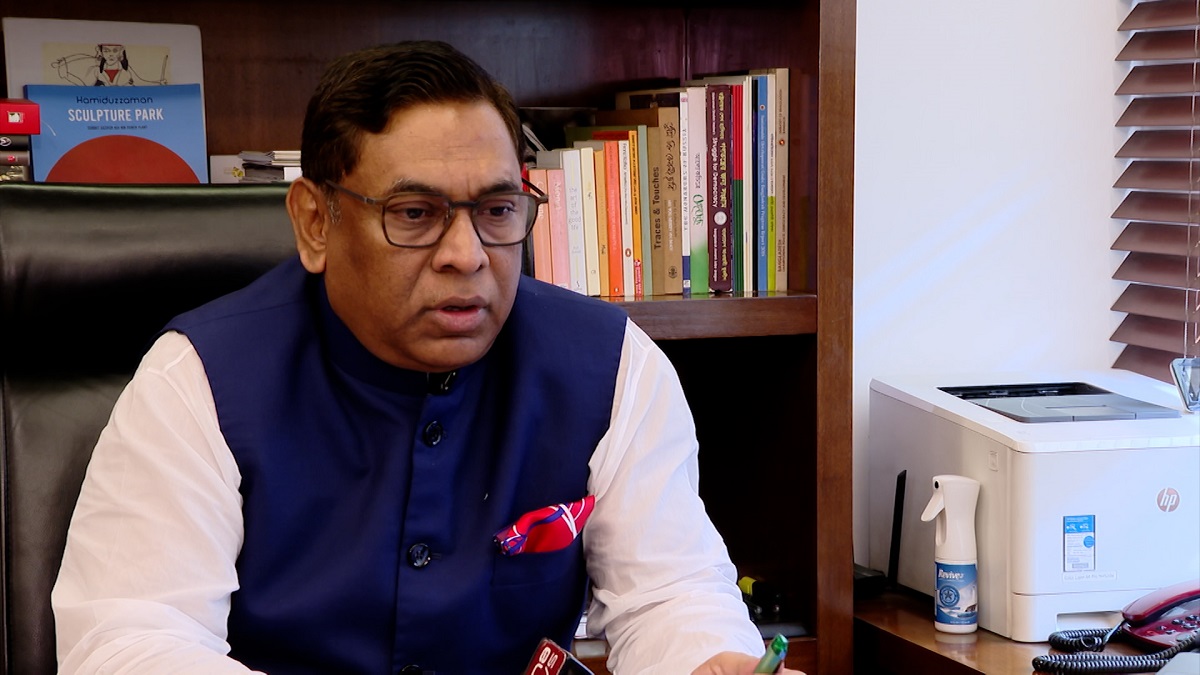 গরমে বিদ্যুৎ সরবরাহ স্বাভাবিক রাখতে উদ্যোগ নেয়া হচ্ছে: বিদ্যুৎ প্রতিমন্ত্রী সাংবাদিকদের সাথে মতবিনিময়কালে বিদ্যুৎ প্রতিমন্ত্রী নসরুল হামিদ।