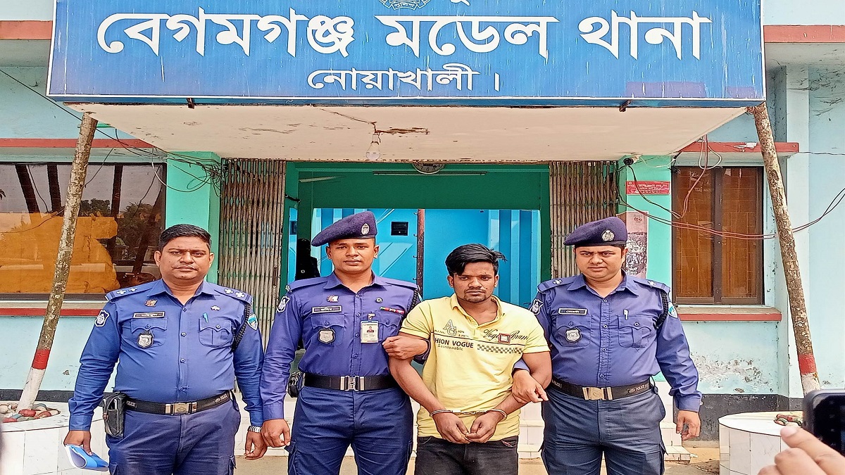 নোয়াখালীতে পুলিশের সাথে গোলাগুলি, অস্ত্রসহ গ্রেফতার ৫
