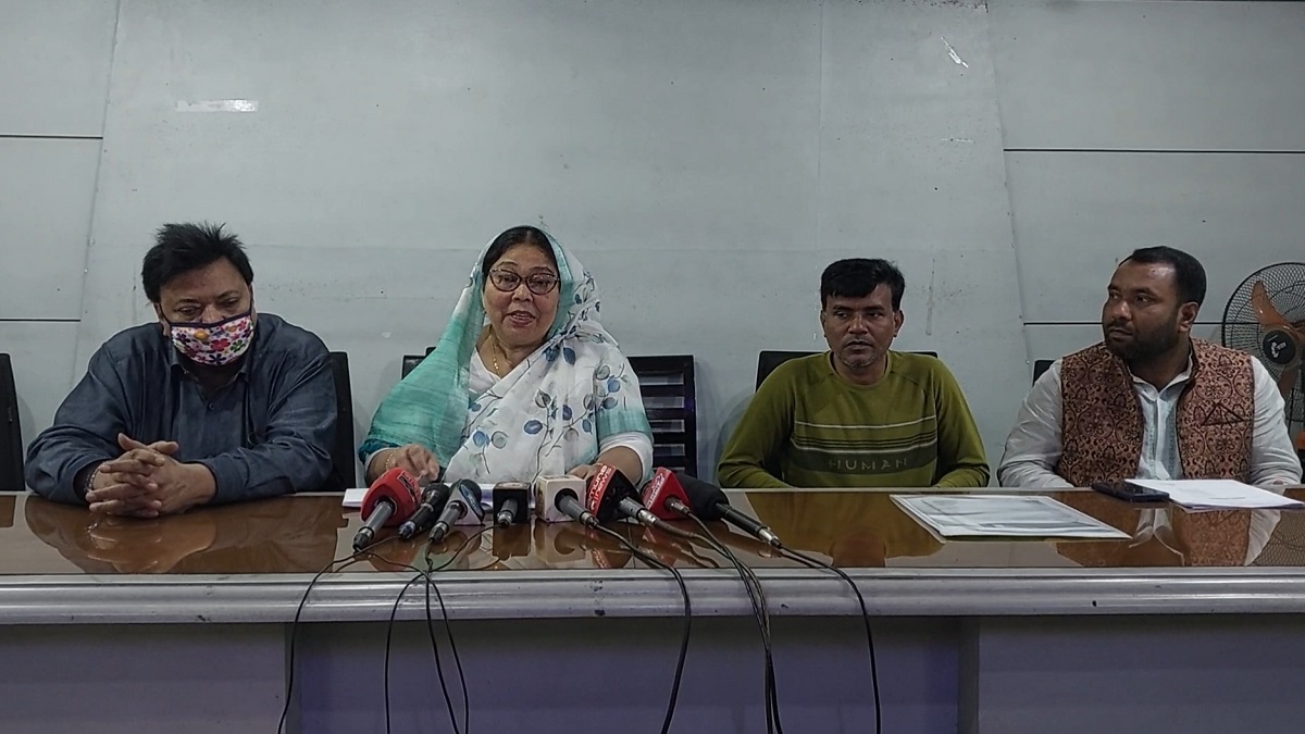 পাবনায় ডেলিভারির পর বাচ্চা উধাও, সংবাদ সম্মেলন করে পৃথক দুটি তদন্ত কমিটি গঠন