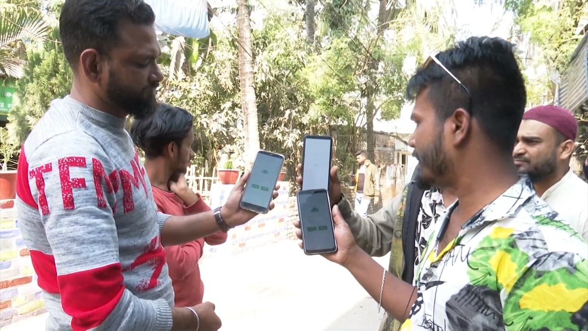 রাজশাহীতে অ্যাপ প্রতারক চক্রের কারসাজিতে নিঃস্ব অনেকে