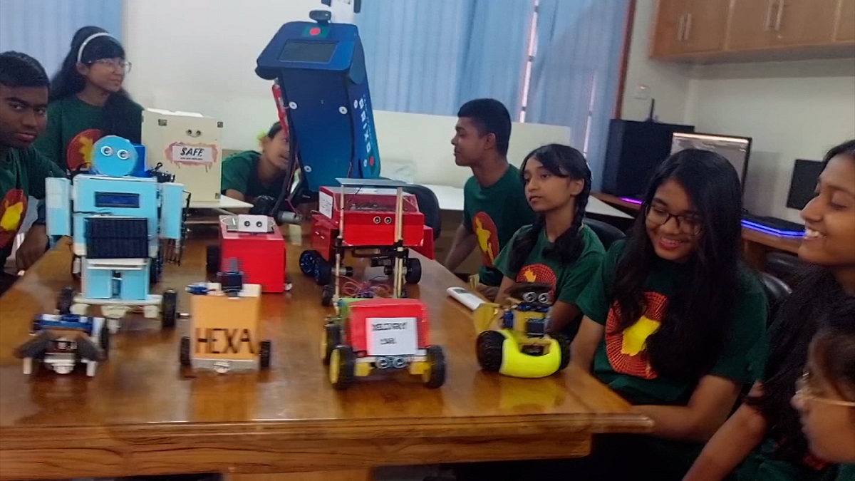 ২৪তম আন্তর্জাতিক রোবট অলিম্পিয়াডে প্রথমবারের মতো পদক পেলেন বাংলাদেশ দলের প্রত্যেকেই