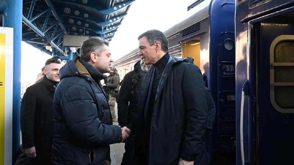 বাইডেনের পর এবার আকস্মিক ইউক্রেন সফরে স্পেনের প্রধানমন্ত্রী