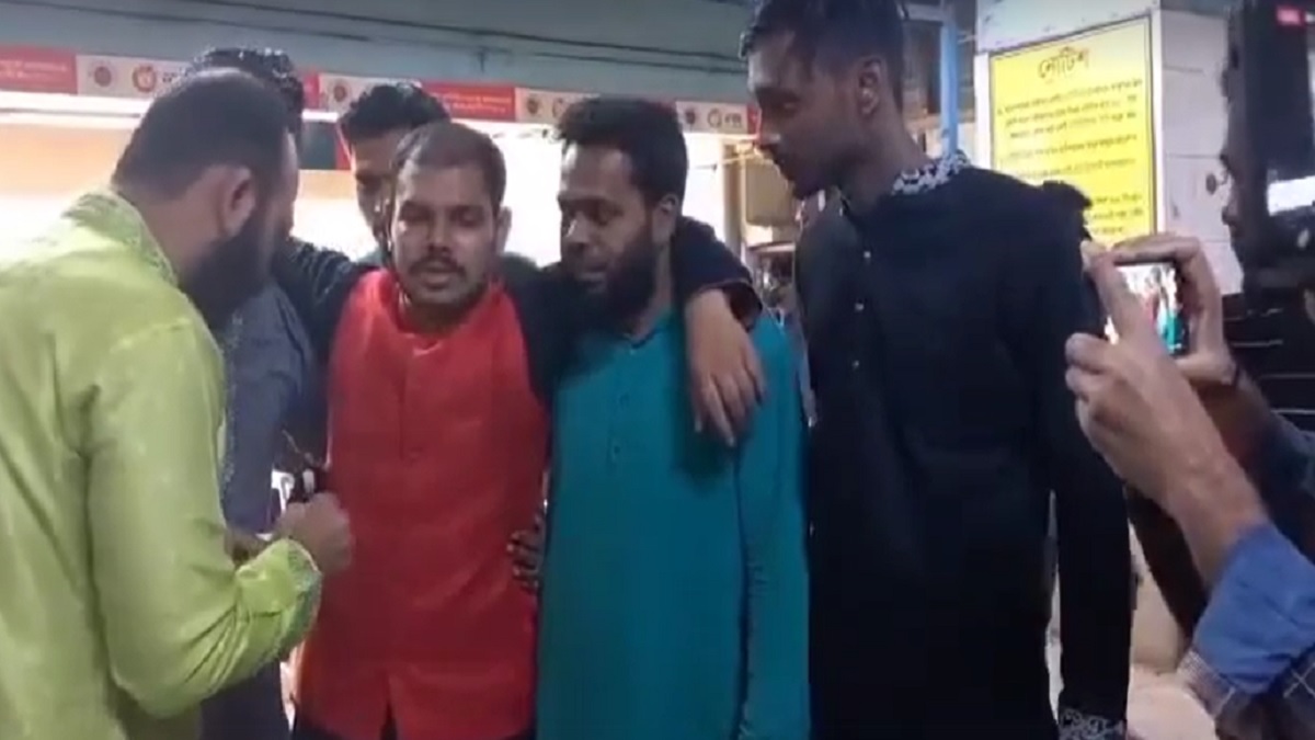 টিএসসিতে ছাত্র অধিকার পরিষদের সম্মেলনে ছাত্রলীগের হামলার অভিযোগ