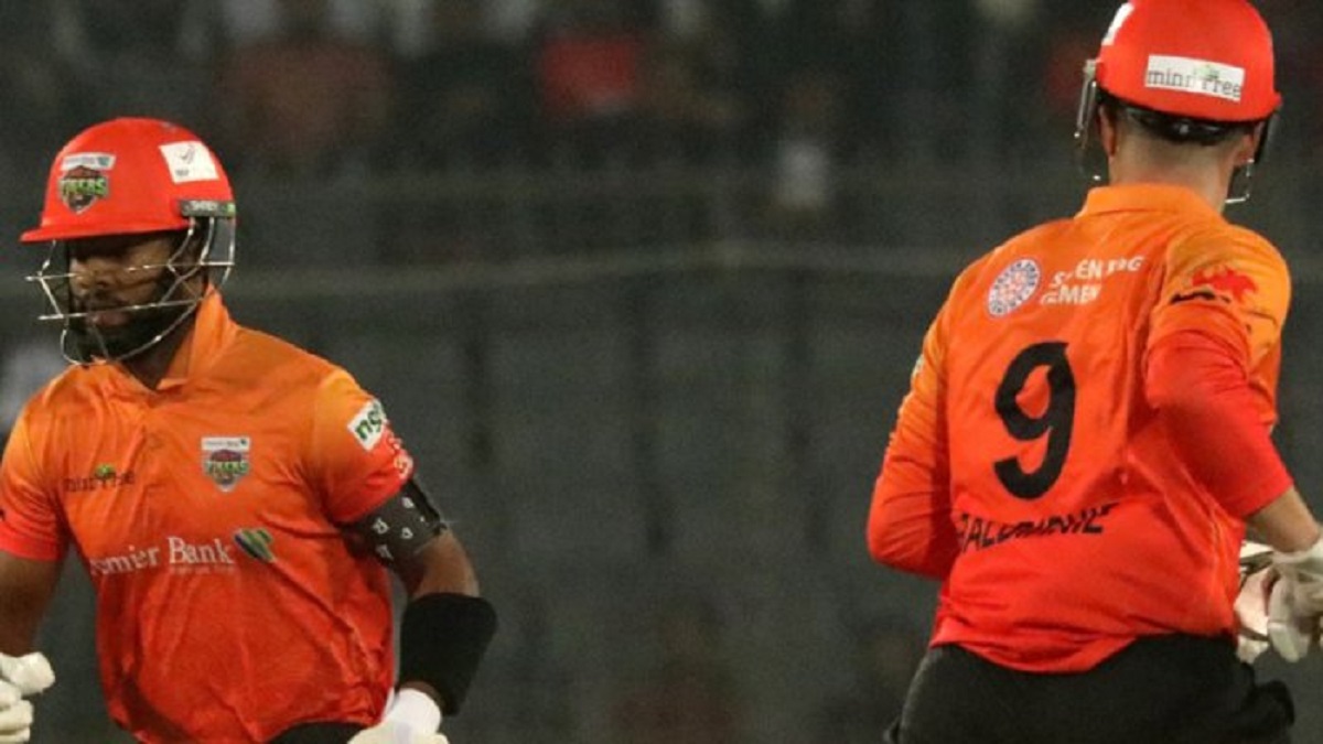 মাহমুদুল-হাবিবুলের ব্যাটে ৬ ম্যাচ পর পাওয়া জয় দিয়ে আসর শেষ করলো খুলনা