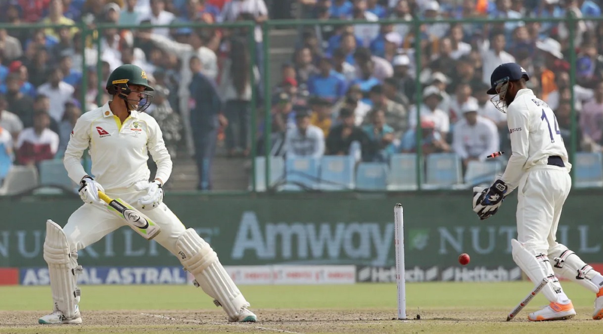 স্ত্রীর বারণ না শুনে আবারও রিভার্স সুইপের ফাঁদে পা দিলেন অ্যালেক্স ক্যারি