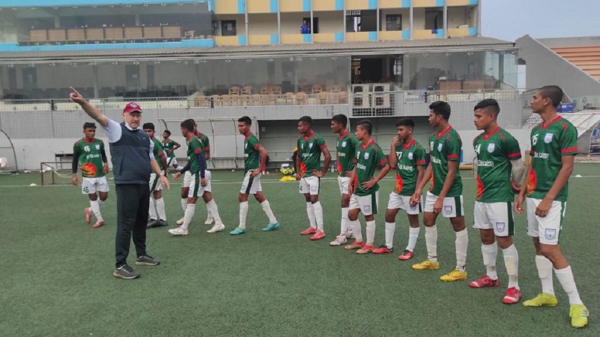 আর্থিক সংকটে বন্ধ হওয়ার পথে বাফুফের এলিট একাডেমি