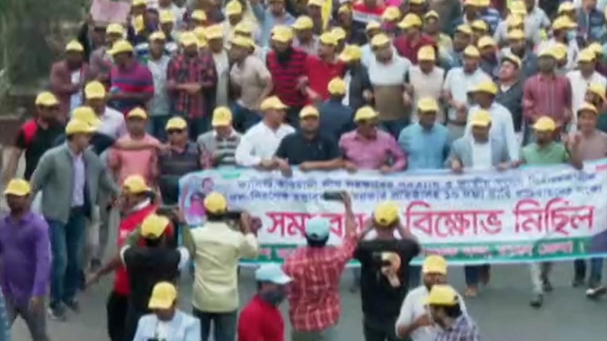 ১০ দফা দাবিতে রাজধানীতে চলছে বিএনপির বিভাগীয় সমাবেশ