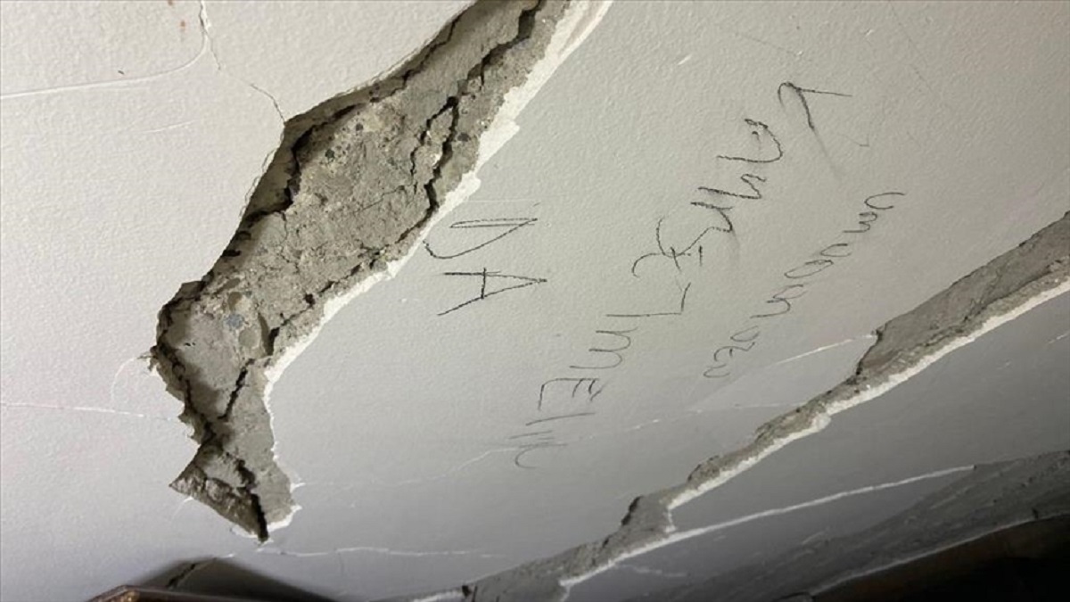 ‘কখনো আশা ছেড়ো না’, ধ্বংসস্তূপে আটকে পড়া যুবকের বার্তা