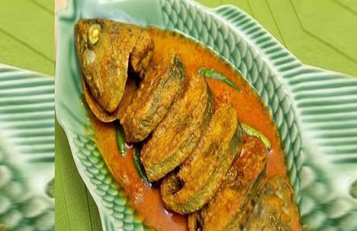 গলায় মাছের কাঁটা আটকে গেলে কী করবেন?