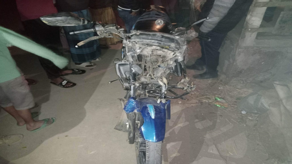গাইবান্ধায় ট্রাকের ধাক্কায় প্রাণ গেলো দুই মোটরসাইকেল আরোহীর