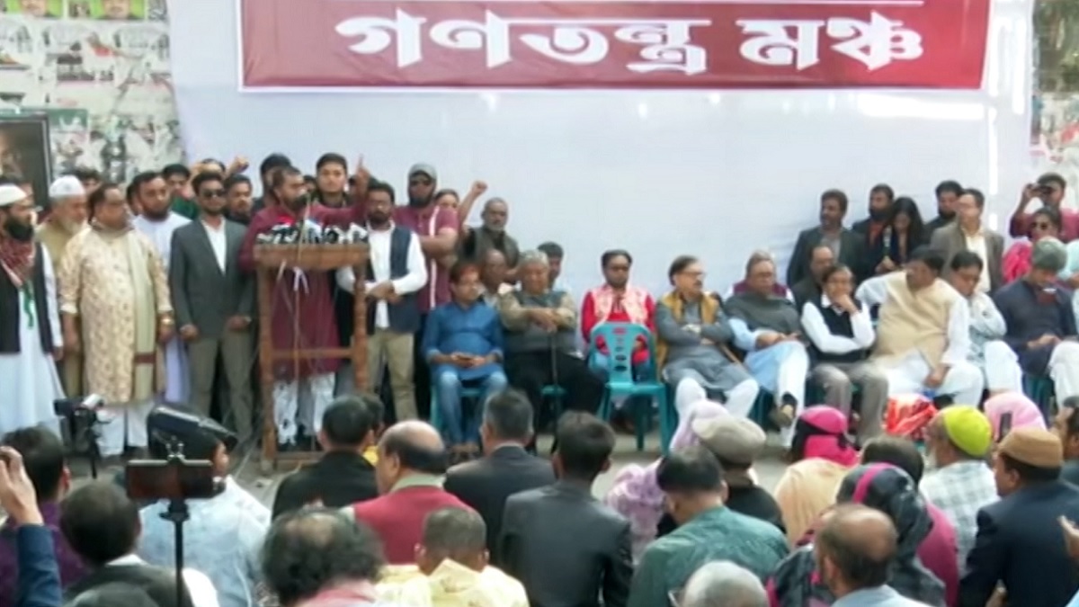 ‘সরকারের সাথে কোনো আপস নয়’; বিক্ষোভ সমাবেশে ১২ দলীয় জোটের নেতারা