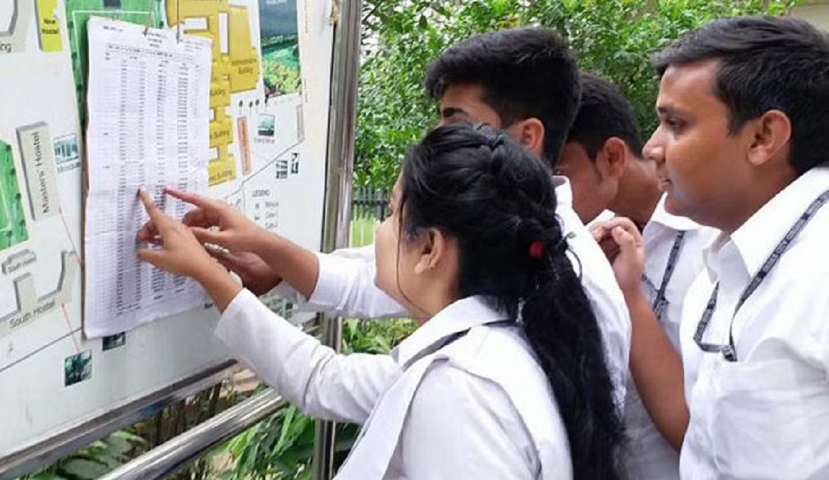 প্রকাশিত হয়েছে এইচএসসি ও সমমান পরীক্ষার ফলাফল