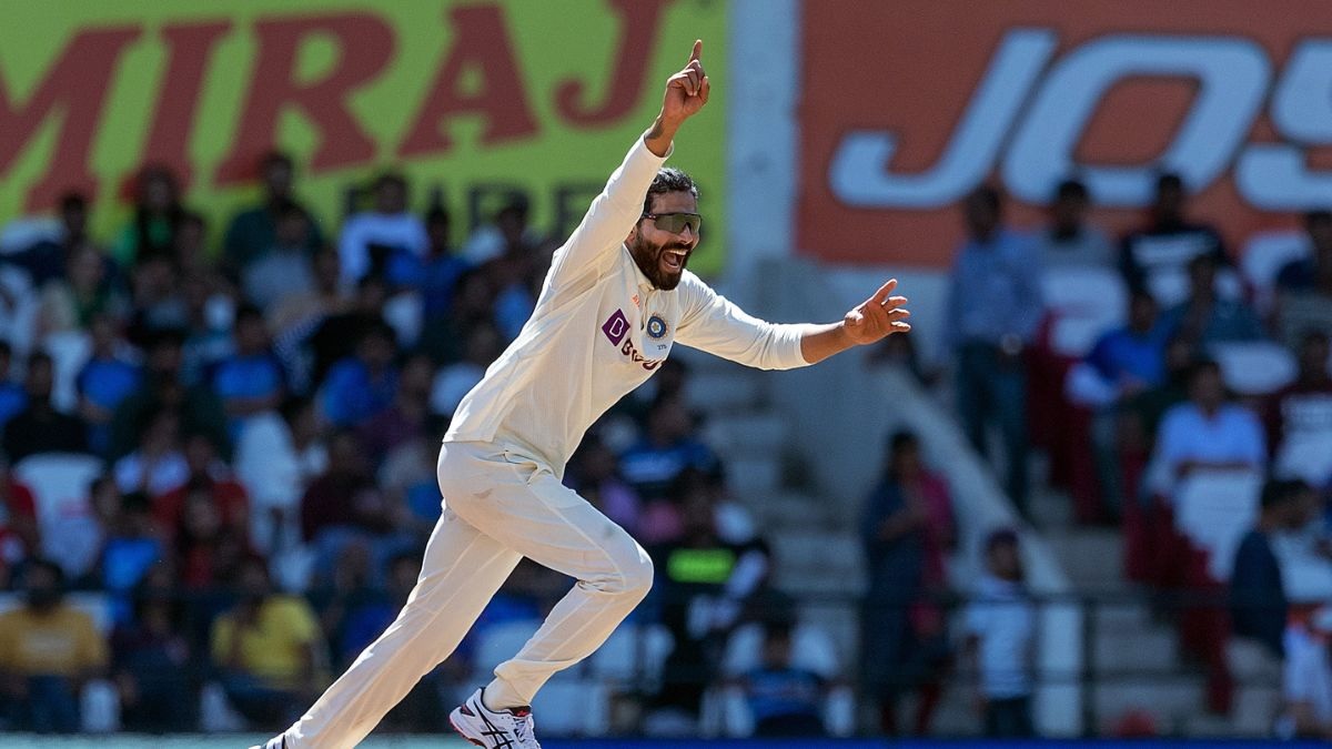 টেস্টে যেখানে ইমরান-কপিলদের ছাপিয়ে বোথামের পরেই জাদেজা