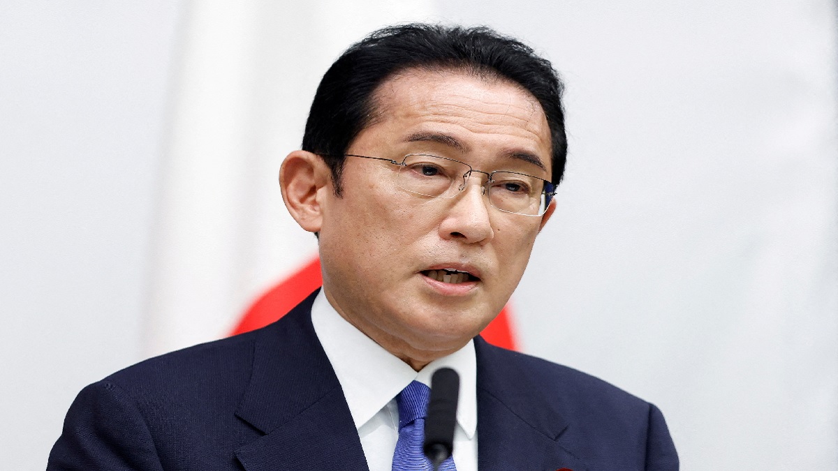 সমকামিতা নিয়ে বিতর্কিত মন্তব্য; সচিবকে চাকরিচ্যুত করলেন জাপানের প্রধানমন্ত্রী