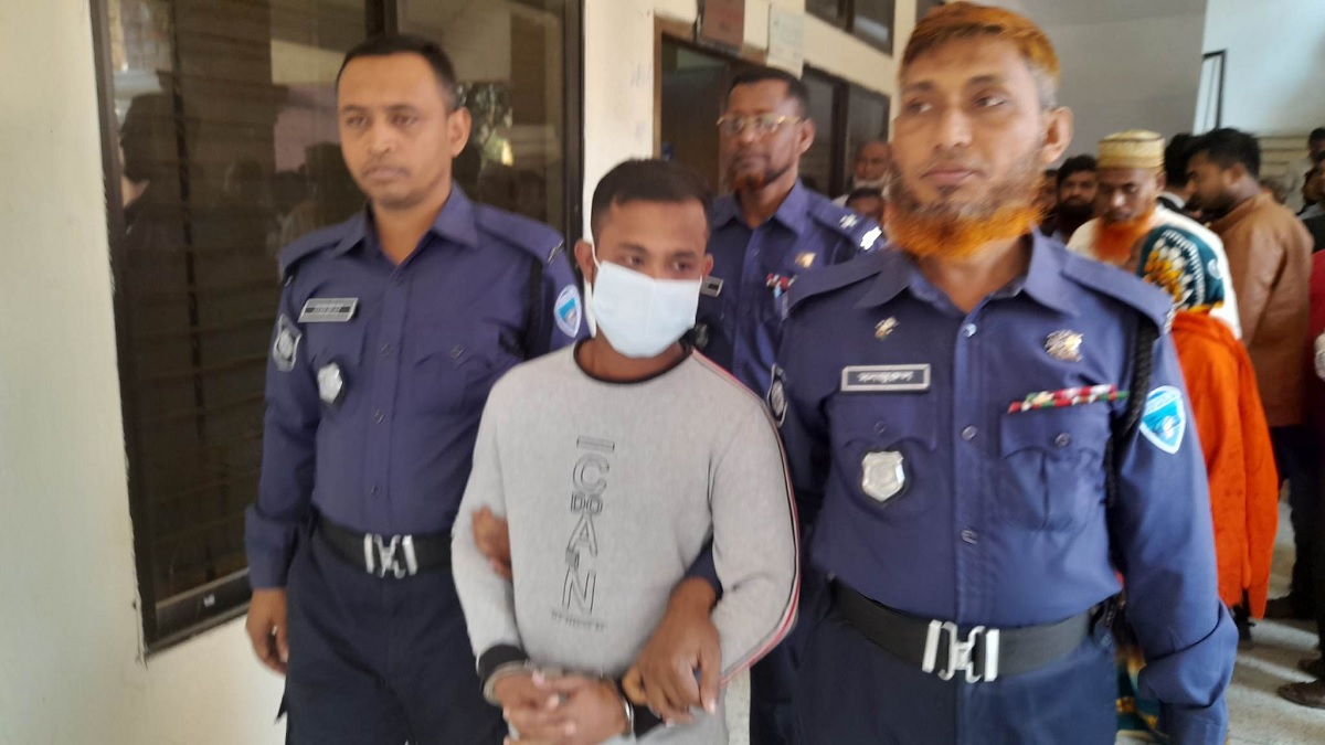 ‘ব্যক্তিগত’ ছবি পাঠিয়ে নারীকে ব্ল্যাকমেইল, পর্নোগ্রাফি আইনে যুবকের ৩ বছরের কারাদণ্ড