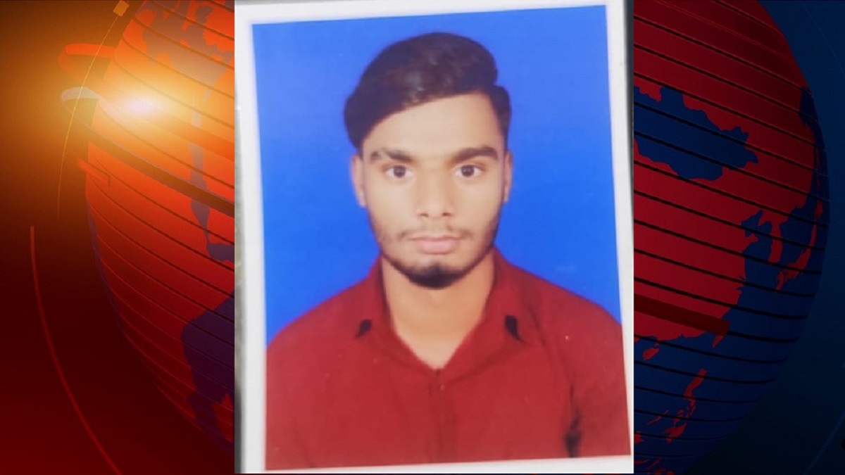 টাঙ্গাইলে যুবককে কুপিয়ে হত্যা; আসামির বাড়িতে অগ্নিসংযোগ