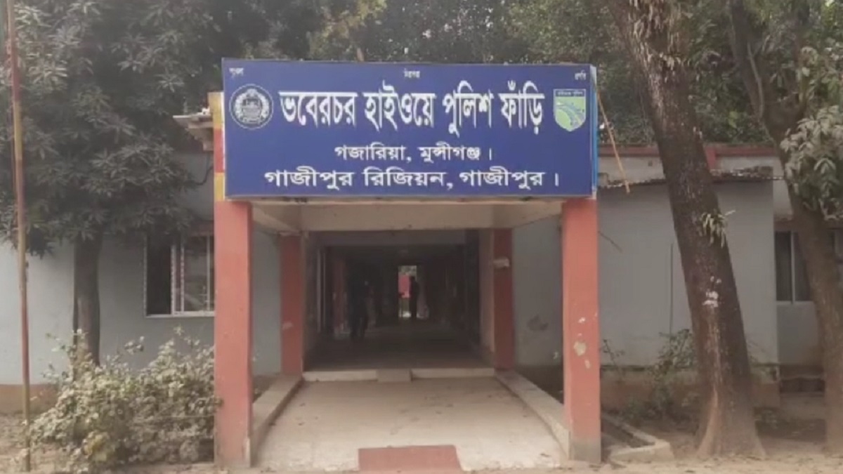 মুন্সিগঞ্জে কাভার্ডভ্যানের চাপায় ট্রাক চালক নিহত