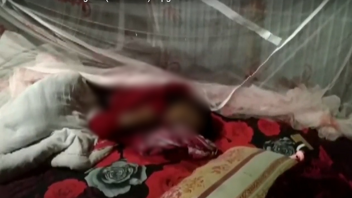 নড়াইলে দুই সন্তানের জননীকে গলা কেটে হত্যা