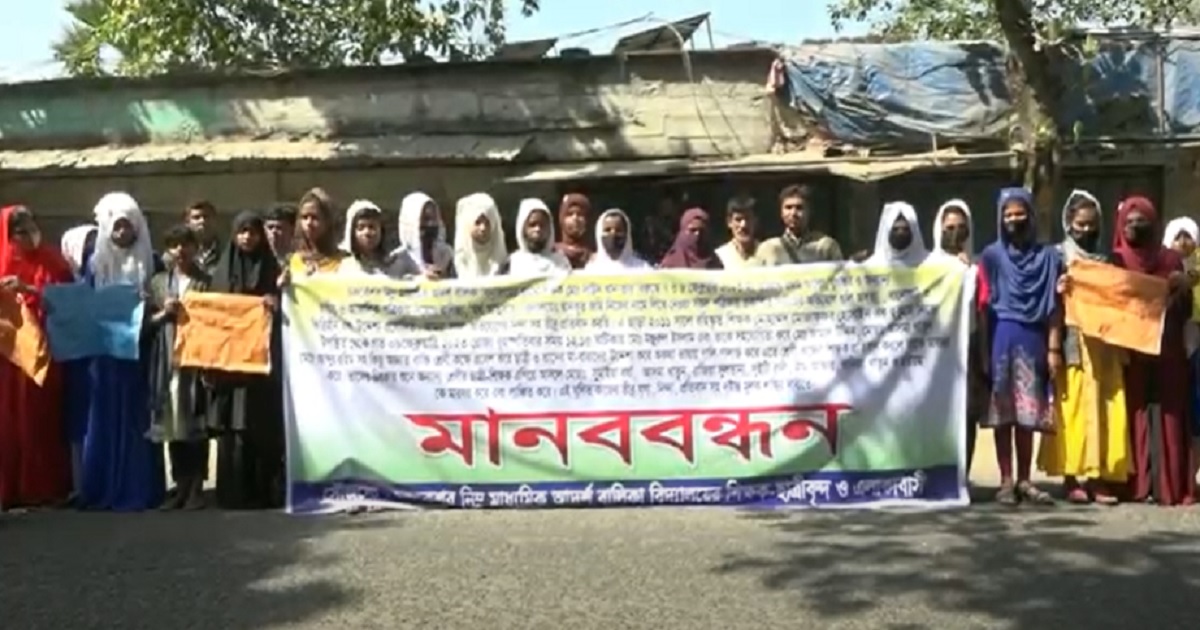 নওগাঁয় স্কুলের শিক্ষক-শিক্ষার্থীদের মারধরের অভিযোগ