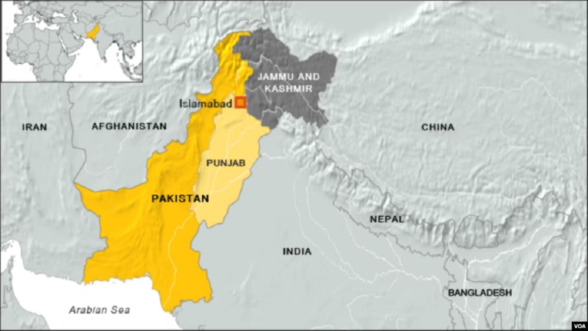 পাকিস্তানে ধর্ম অবমাননার অভিযোগে তরুণকে থানা থেকে কেড়ে নির্মমভাবে পিটিয়ে হত্যা