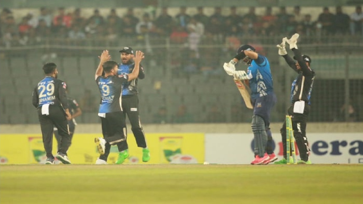 ৪র্থ দল হিসেবে প্লে-অফ নিশ্চিত করলো রংপুর; একদিনেই বিদায় নিলো ঢাকা-খুলনা-চট্টগ্রাম