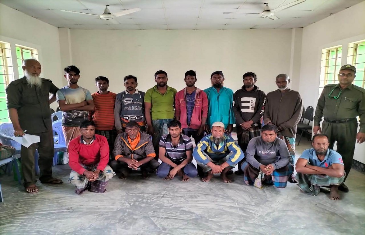 সুন্দরবনে বাঘ গণনার ক্যামেরা চুরির ঘটনায় আটক ১৪