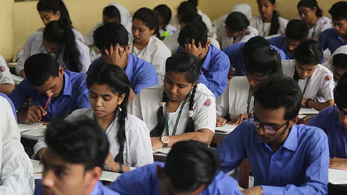 আজ শুরু এসএসসি ও সমমানের পরীক্ষা