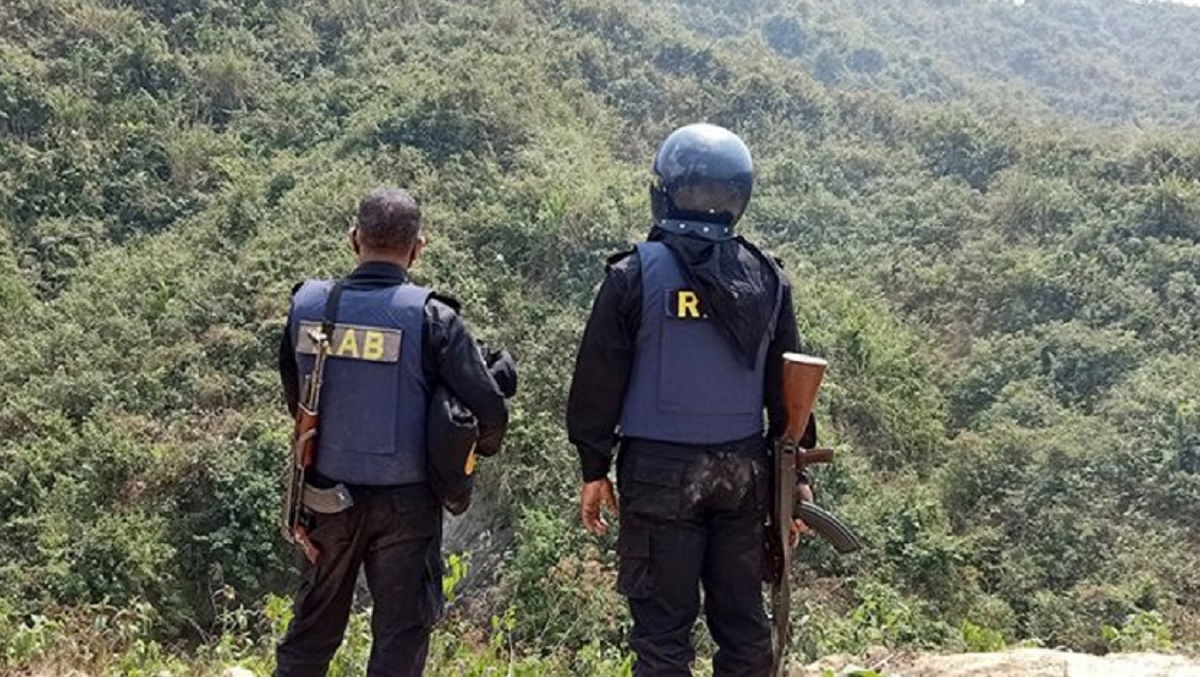 থানচিতে র্যাবের অভিযানে নতুন জঙ্গি সংগঠনের ১৭ সদস্য গ্রেফতার