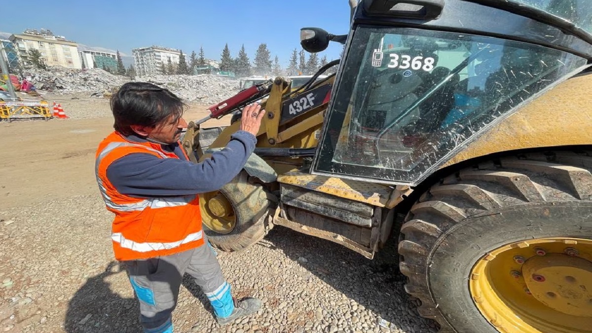 জীবিত ফেরার আশা নেই, তুরস্কে চলছে মরদেহের খোঁজ