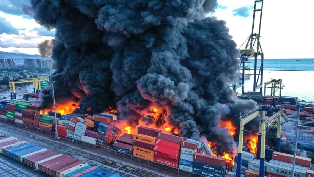 আবারও ছড়িয়েছে ইস্কেন্দেরুন সমুদ্র বন্দরের আগুন