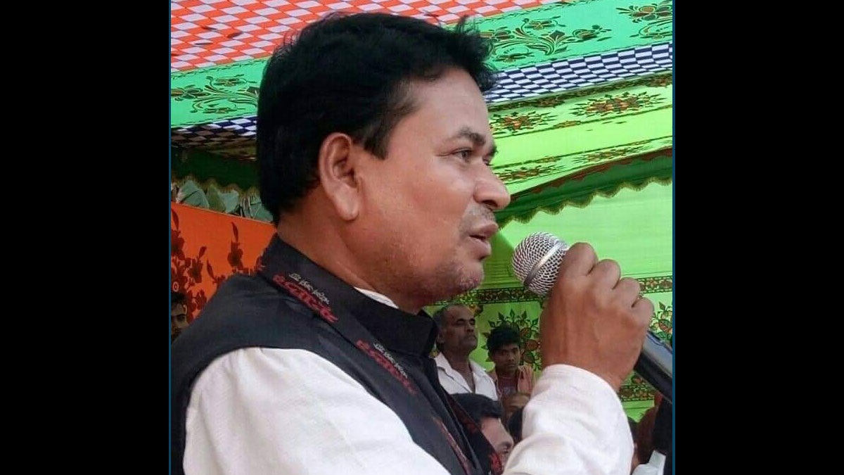 ধামরাইয়ে যুগান্তরের সাংবাদিককে কুপিয়ে জখম