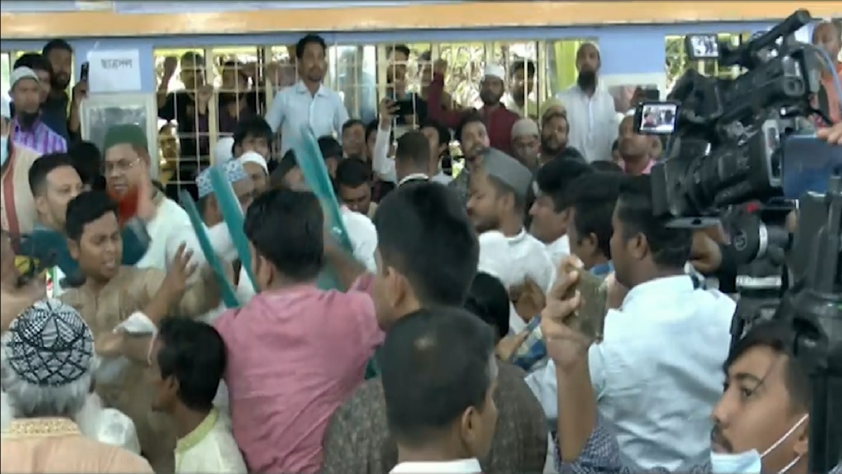 বিএনপি’র ইফতার মাহফিলে সাংবাদিকদের ওপর হামলা, অনুপ্রবেশকারীদের দায়ী করলেন ফখরুল