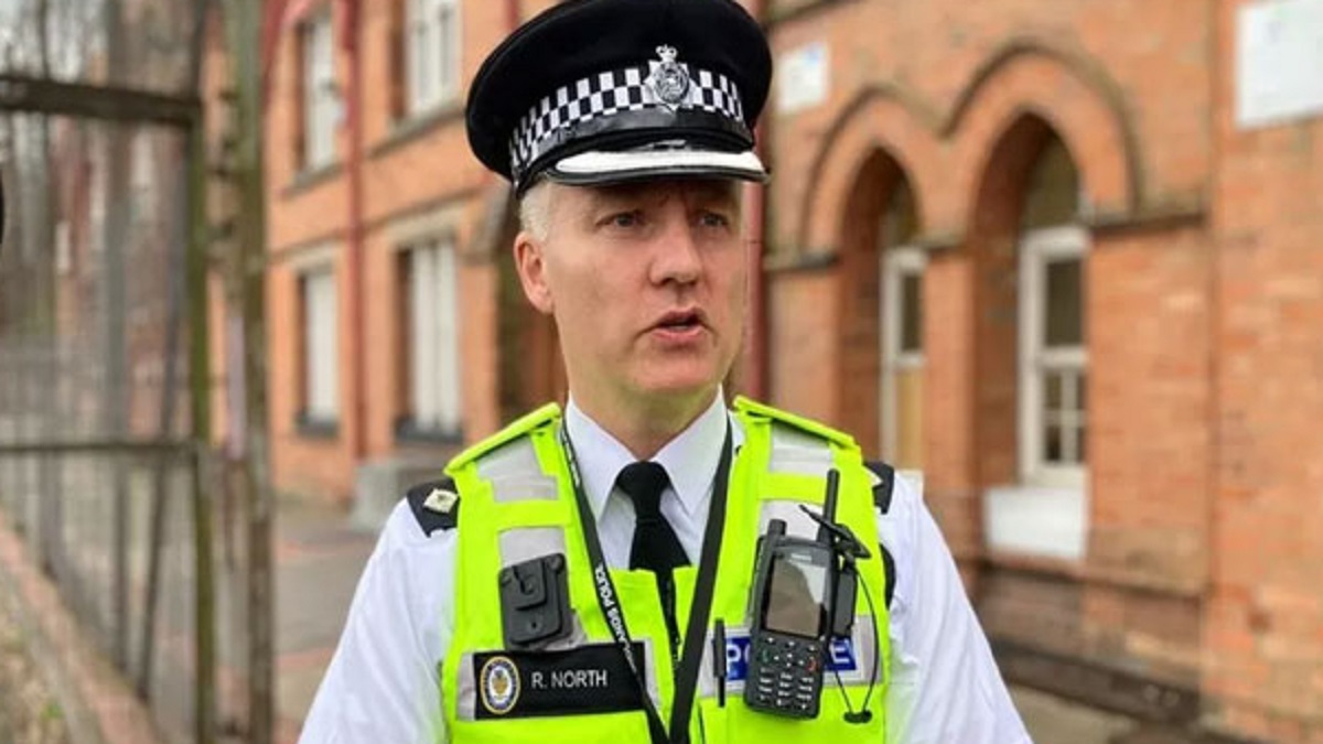 বার্মিংহামে মুসল্লির গায়ে আগুন দেয়ার ঘটনায় অভিযুক্ত আটক