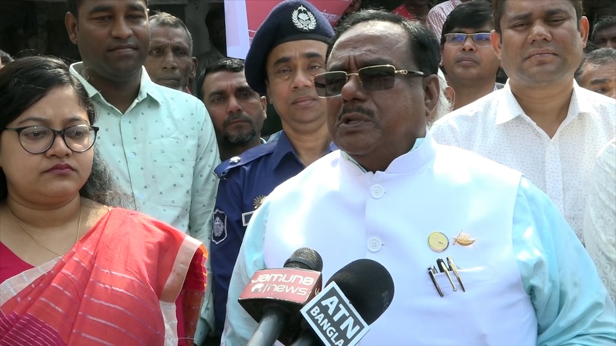 ওএমএস এর পণ্য ক্রেতাদের পরিচিতি কার্ড দেয়া হবে: খাদ্যমন্ত্রী