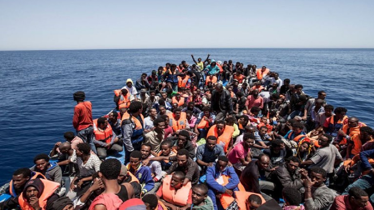 সাগরে ভাসতে থাকা সহস্রাধিক অভিবাসন প্রত্যাশীকে উদ্ধার করলো ইতালি