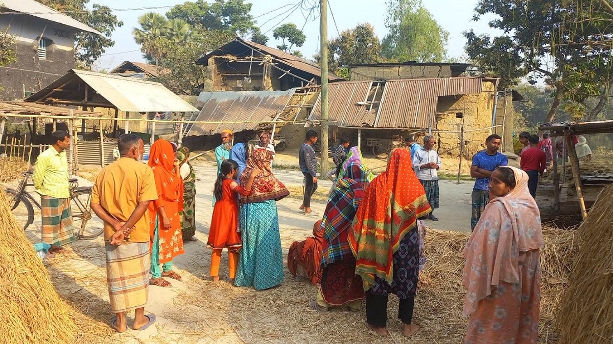 জয়পুরহাটে নিজ ঘরে গৃহবধূকে গলা কেটে হত্যা