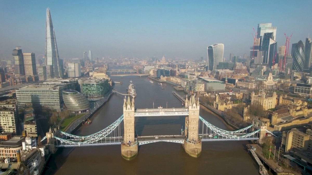 বর্ণবাদ-নারীবিদ্বেষ: পুলিশের ওপর আস্থা নেই লন্ডনের অর্ধেক বাসিন্দার!