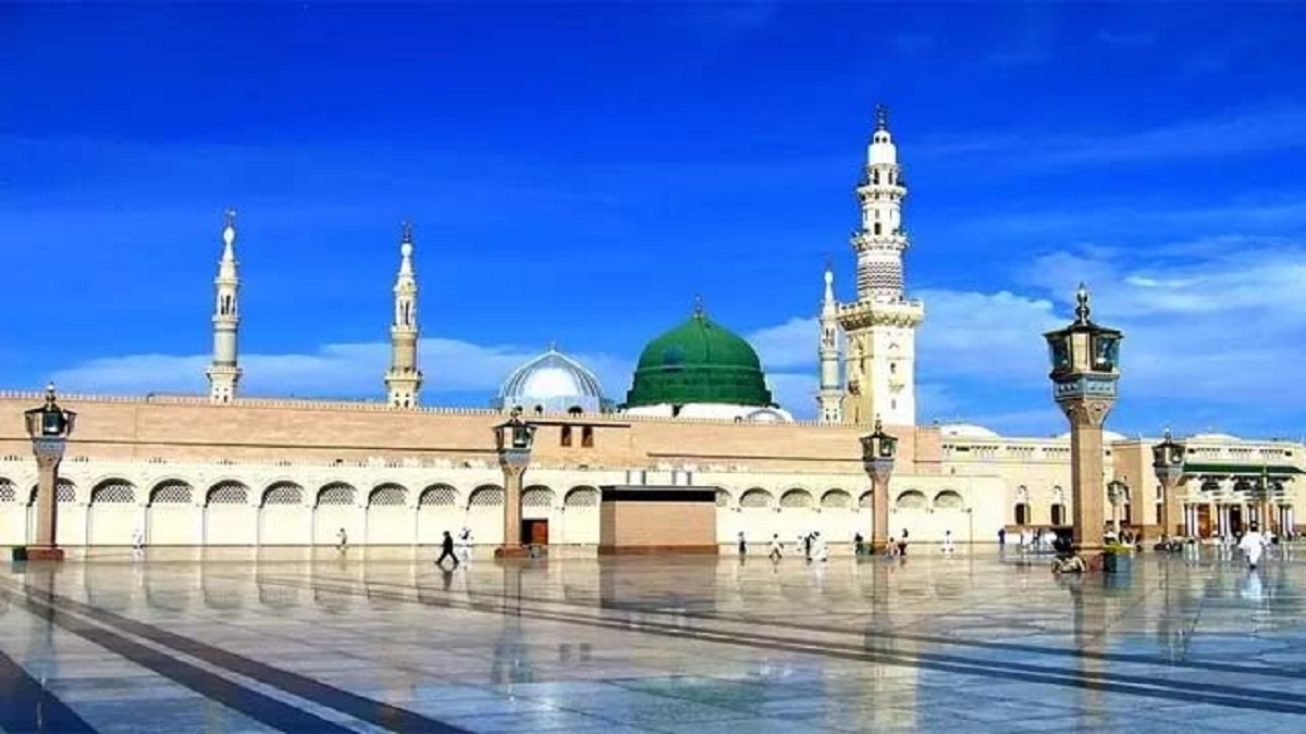 রমজানে প্রতিদিন পাঁচবার জীবাণুমুক্ত করা হয় মসজিদে নববী