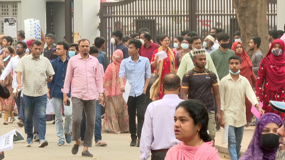 সারাদেশে একযোগে অনুষ্ঠিত হলো মেডিকেল ভর্তি পরীক্ষা