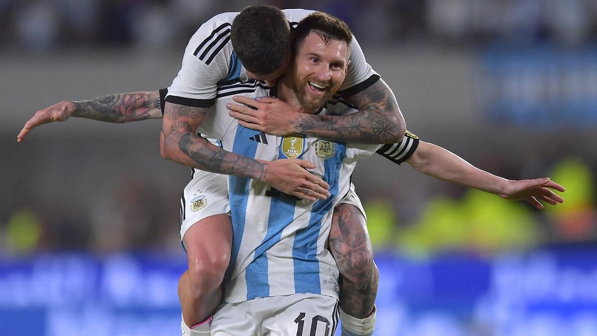 আর্জেন্টিনার হয়ে শত গোলের রেকর্ড মেসির; করলেন হ্যাটট্রিকও