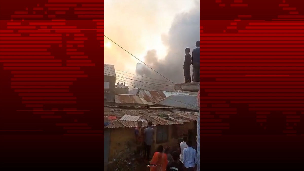 অর্ধশতাধিক ঘর পুড়ে যাওয়ার পর সাততলা বস্তির আগুন নিয়ন্ত্রণে