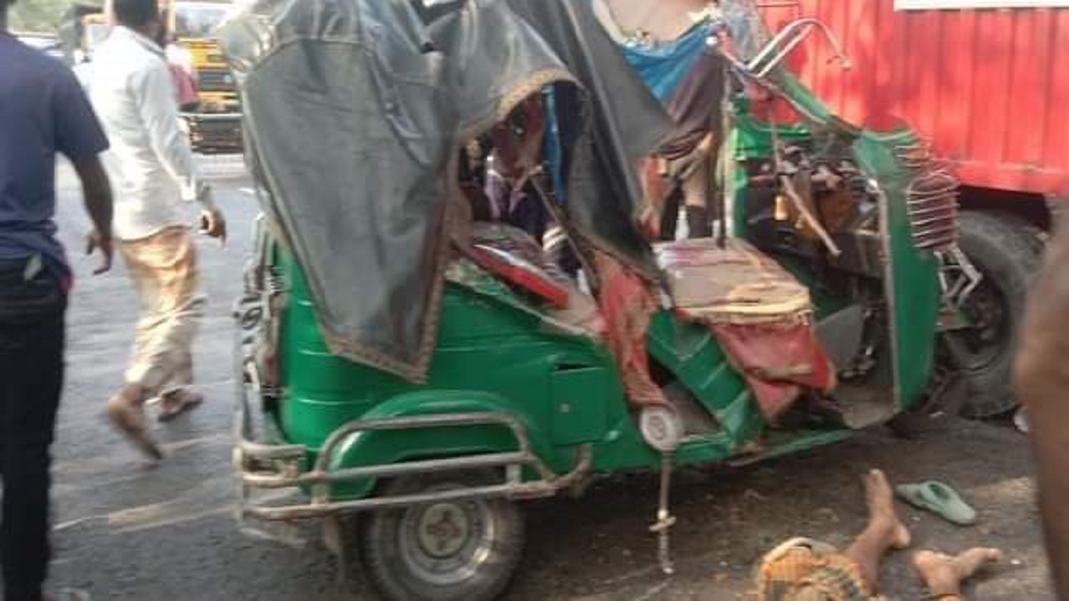 সাঁথিয়ায় অটোরিকশা-পিকআপ মুখোমুখি সংঘর্ষে নিহত ২, আহত ৫