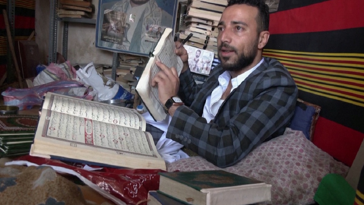 রমজান এলে ইয়েমেনে জমে ওঠে কোরআন বাঁধাই শিল্প