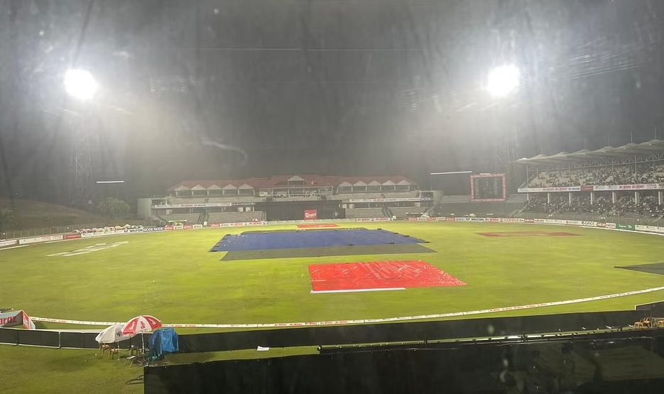 মুশফিক ঝড়ের পর সিলেটে বৃষ্টির হানা, খেলা শুরু হতে বিলম্ব