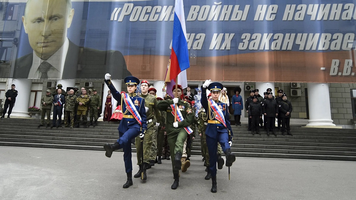 মার্কিন ড্রোন ভূপাতিত করা দুই রুশ পাইলট পেলেন রাষ্ট্রীয় সম্মাননা
