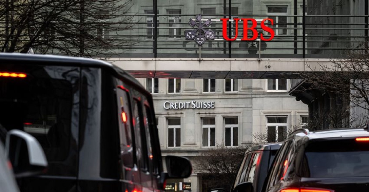 যুক্তরাষ্ট্রে দেউলিয়াত্বের দ্বারপ্রান্তে থাকা ‘সুইস ক্রেডিট’ ব্যাংককে কিনে নিচ্ছে ইউবিএস