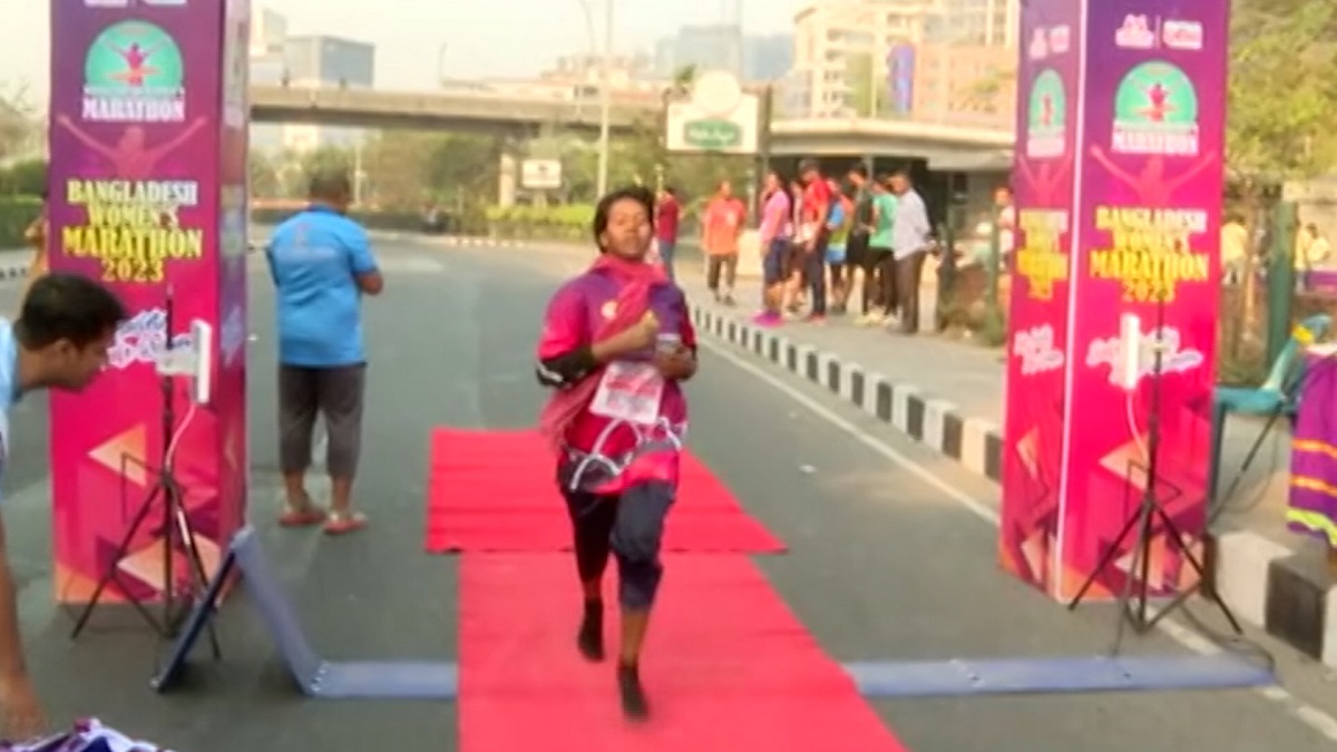 ঢাকায় উইমেন মিনি ম্যারাথন অনুষ্ঠিত