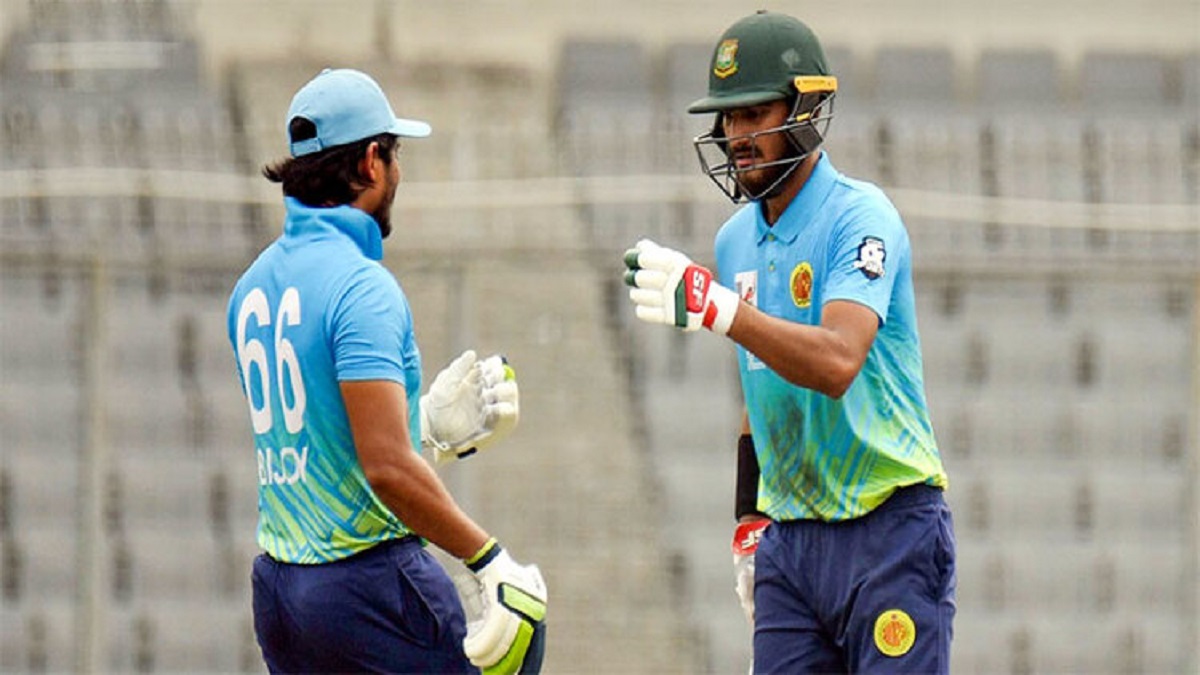 আবাহনীর টানা দ্বিতীয় জয়ের দিনে বৃষ্টিতে পণ্ড মোহামেডানের ম্যাচ