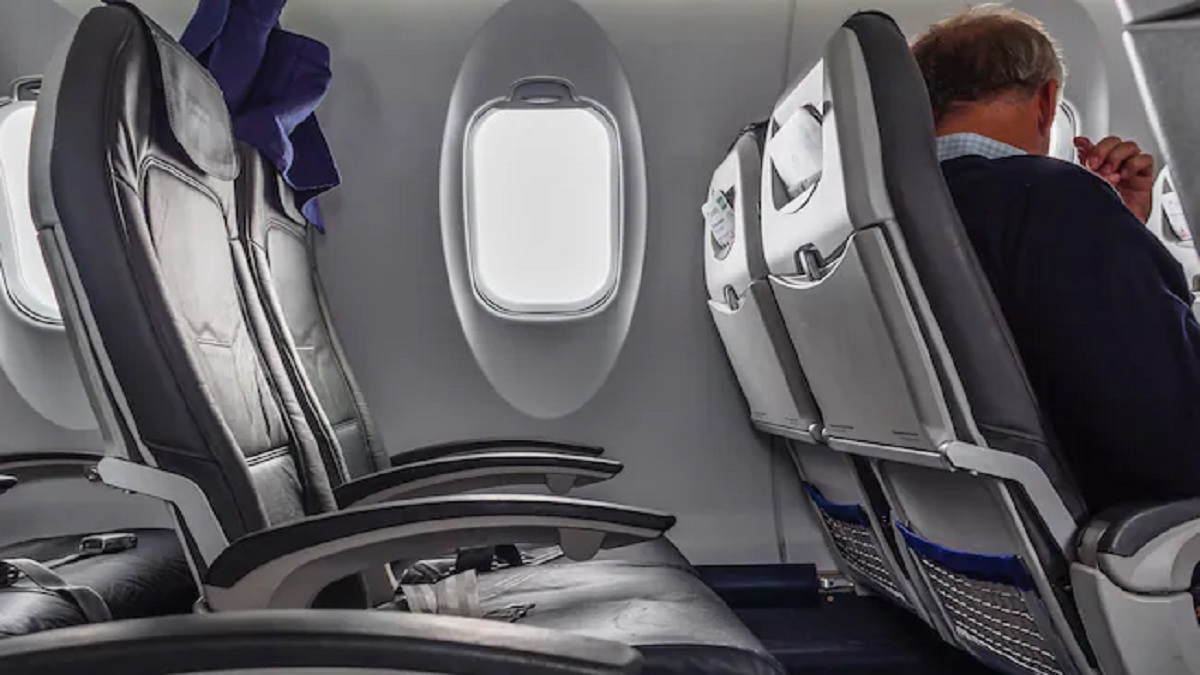 সহযাত্রীর গায়ে প্রস্রাব করে আমেরিকান এয়ারলাইন্সে নিষিদ্ধ ভারতীয় ছাত্র