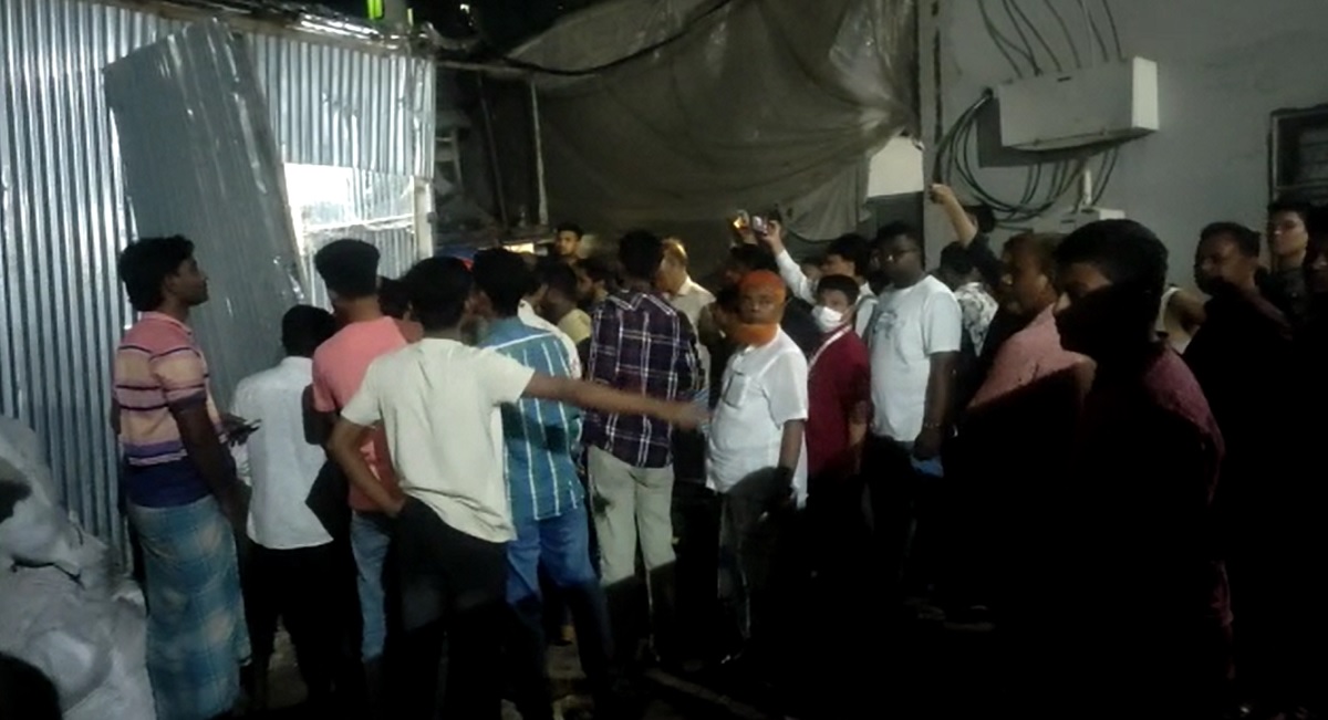 আশুলিয়ায় সেপটিক ট্যাংক থেকে ৩ পরিছন্নতাকর্মীর মৃতদেহ উদ্ধার